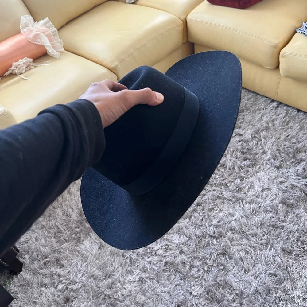 Hat :) - Picture 2 of 2